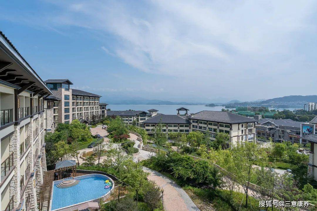 4天3晚408元/人起包吃住,近鱼街景区_电热水壶_房间_平台