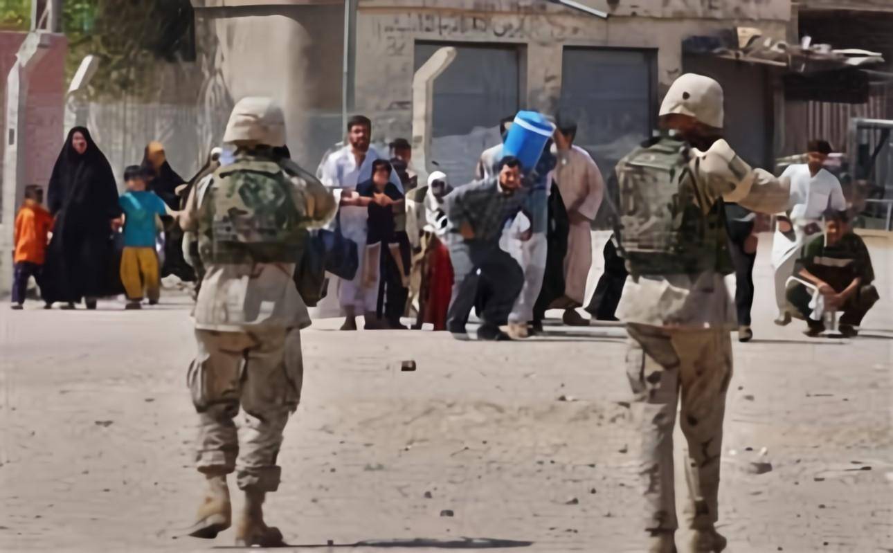 宁可被美国吊打也要把800架战机埋了如今才知萨达姆的高明