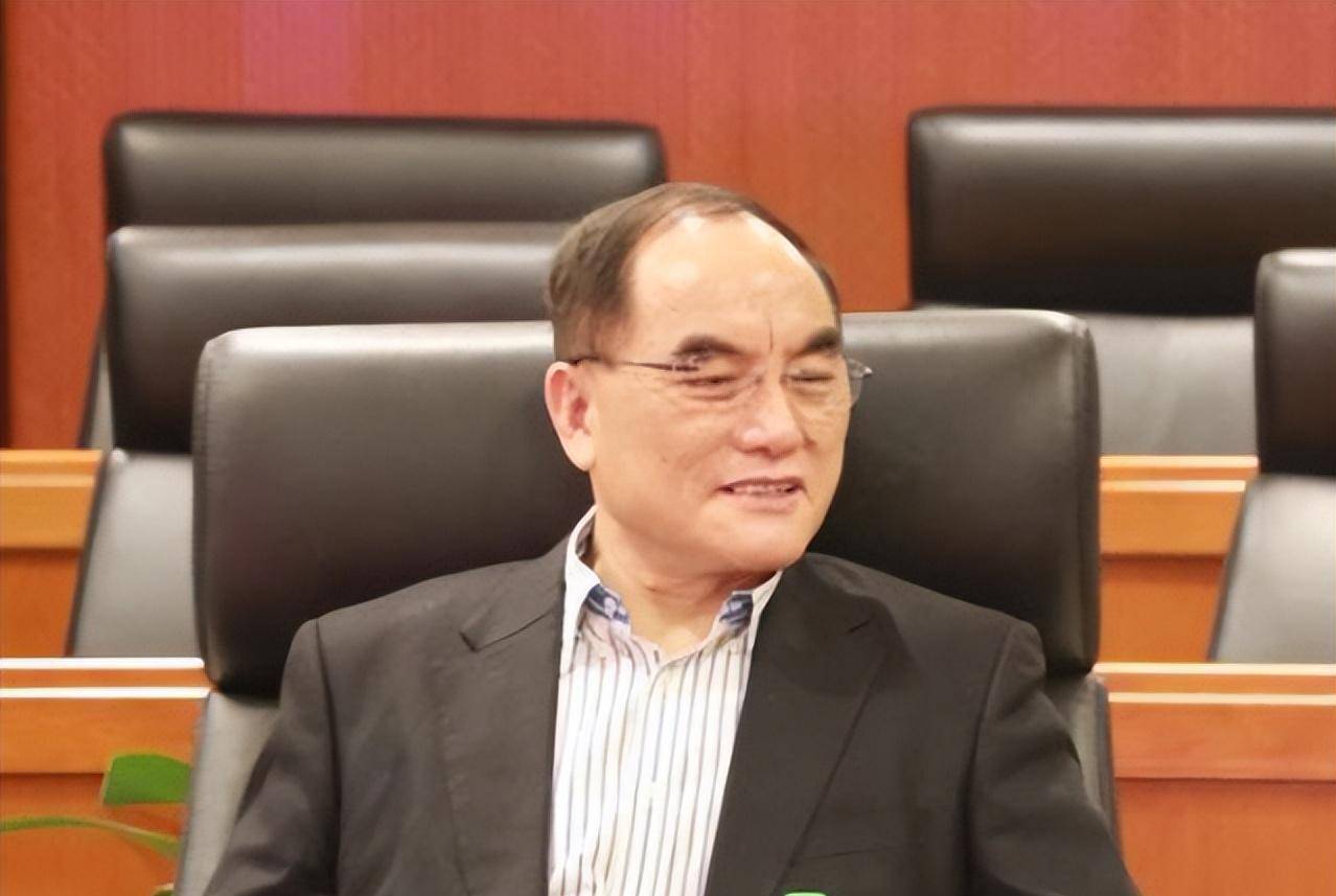 江西前首富,44岁开超市,碾压沃尔玛,身家90亿,今4年亏17亿_何金明