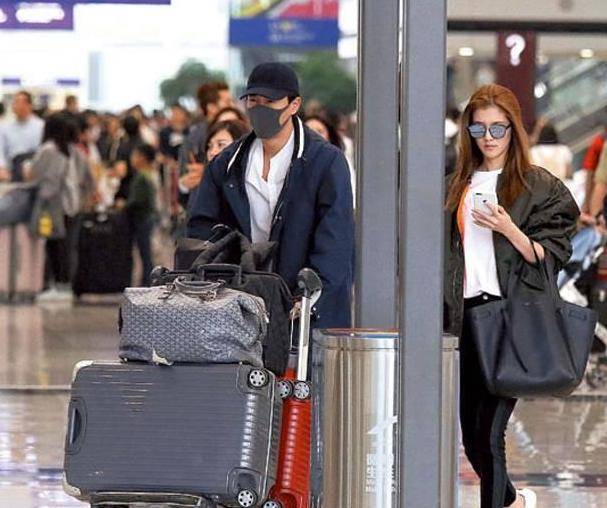 据港媒爆料是因为林峰的爸爸,有着"厦门李嘉诚"之称的林华国对吴千语