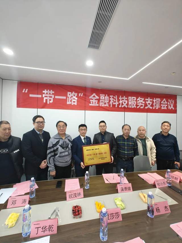 "两江学者",重庆市"巴渝学者",重庆大学经济与工商管理学院教授,博士