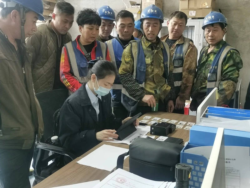 “邮”心服务，暖心农民工 