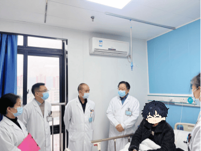 查房现场,重庆友方医院肿瘤mdt多学科专家付尚志,闫定伦,谢祥波等到