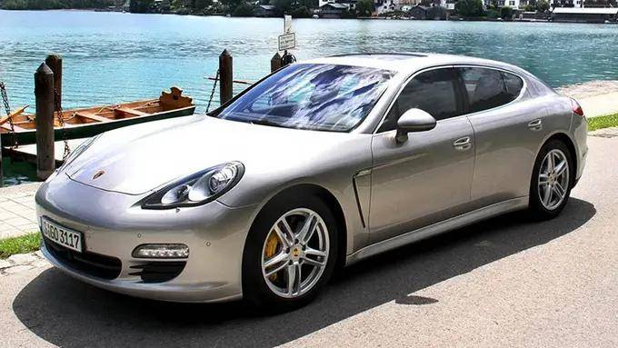 保时捷公司也摆脱了困境,他们也绝对重新涉足四门轿车领域,接下来熟悉