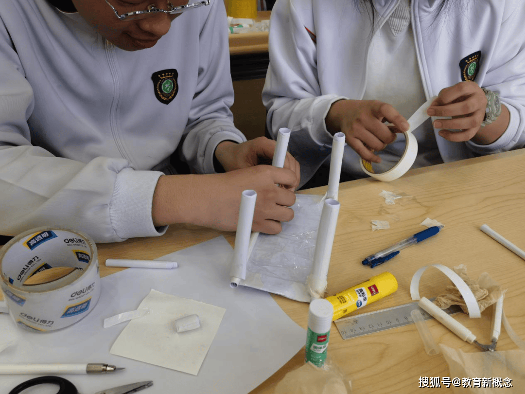 纸桥承重济南艺术学校高中部学生会开展能工巧匠比赛