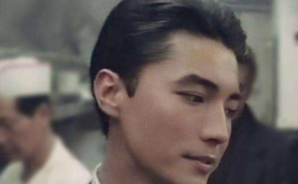 尊龙,1952年出生于香港,美籍华裔男演员.