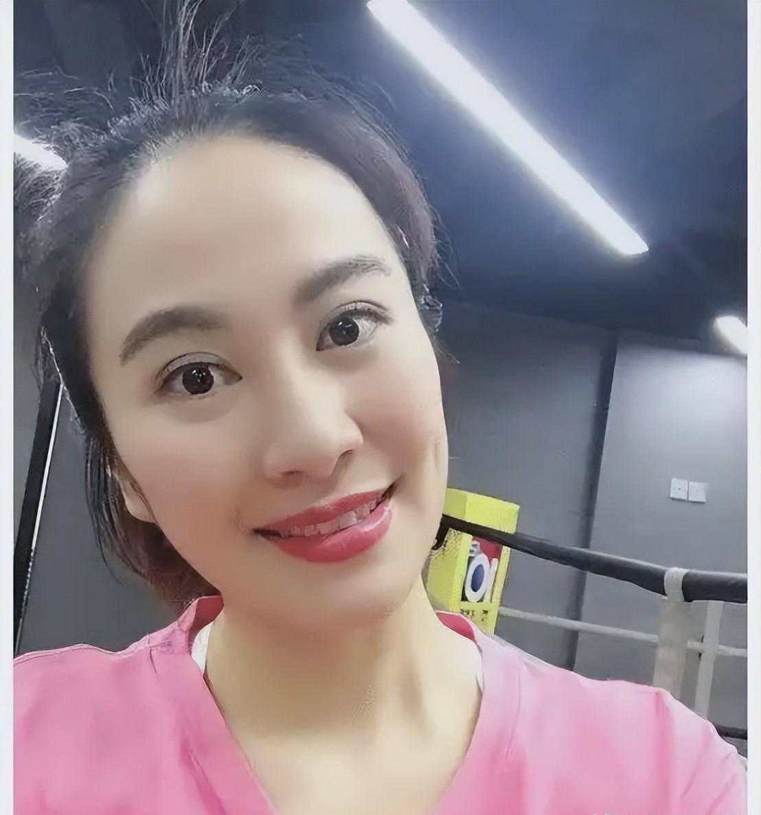 有人自锤绯闻有人吵架摔凳子十大综艺名场面都有什么内情