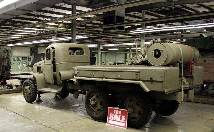 巴顿将军里面住,二战美军生产的gmc军卡,载货拉人两不误(一)_卡车