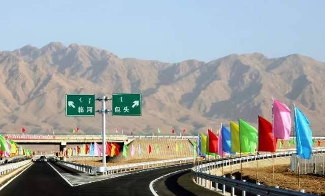 西方人疑惑给西部修铁路又不赚钱为何还不停地修看国家的考量