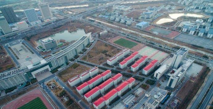规划占地面积1309亩,2013年左右完工,耗时10年,整体规划由清华大学