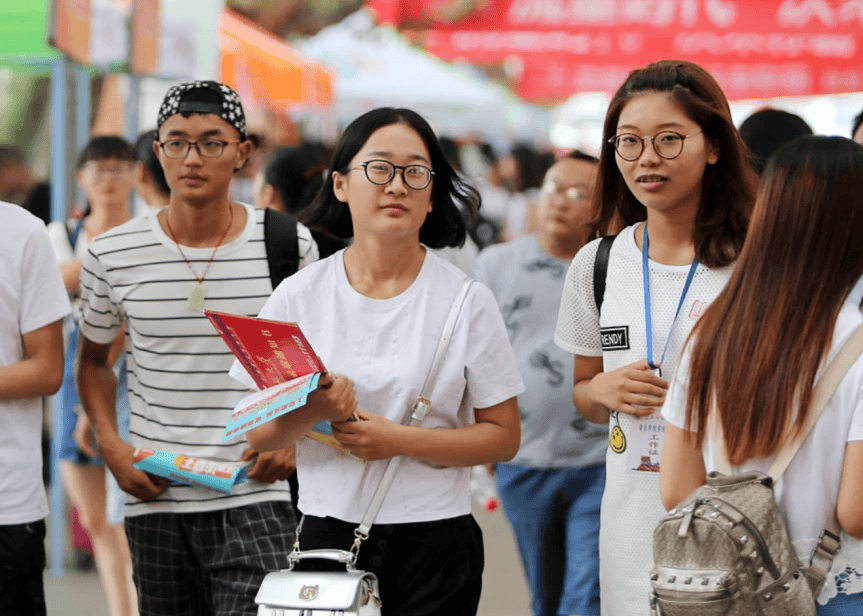 公办大学本科学费一年多少_公办三本大学_公办大学本科线