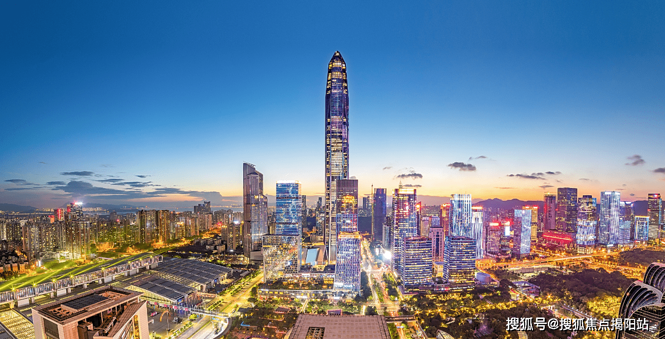 交通梳纽中心,资讯交流中心,商务社交中心等八大中心于一体,是深圳