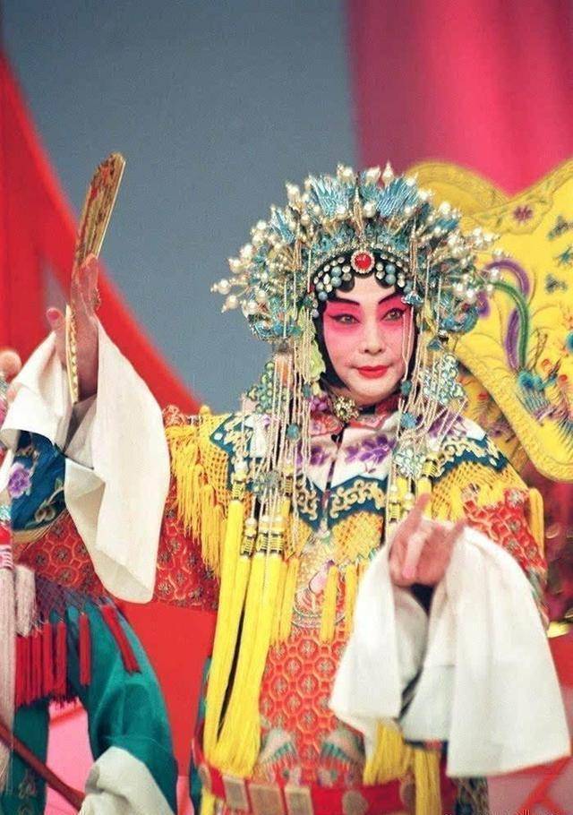 原创京剧名家王志怡谈京剧男旦表示梅葆玖最反对扭扭捏捏女里女气