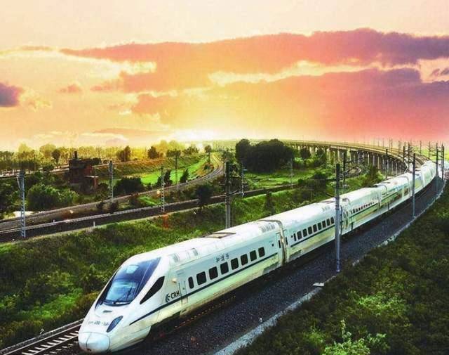 西方人疑惑给西部修铁路又不赚钱为何还不停地修看国家的考量