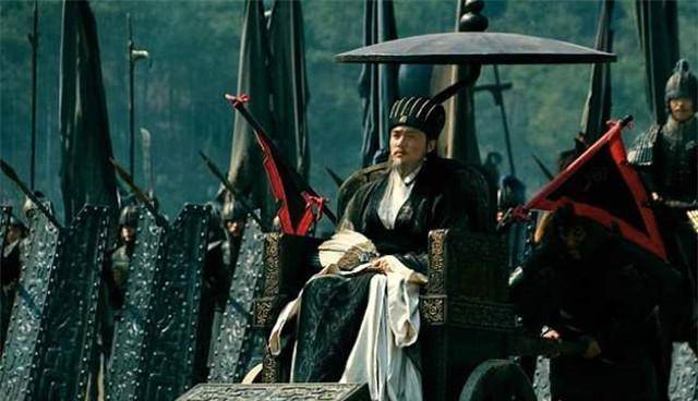 诸葛亮明明可以骑马为何每次出征偏偏坐着轮椅原因其实很简单