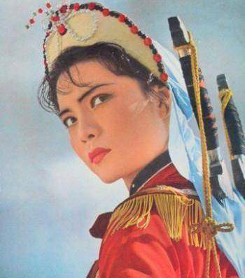 父亲由于在当地比较有名望的原因,所以就带领周秀英组织当地民族起义