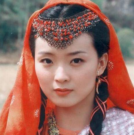 她22岁嫁百亿豪门,伺候婆婆像个奴婢,还遭儿子谩说_王艳_文娱_王志才