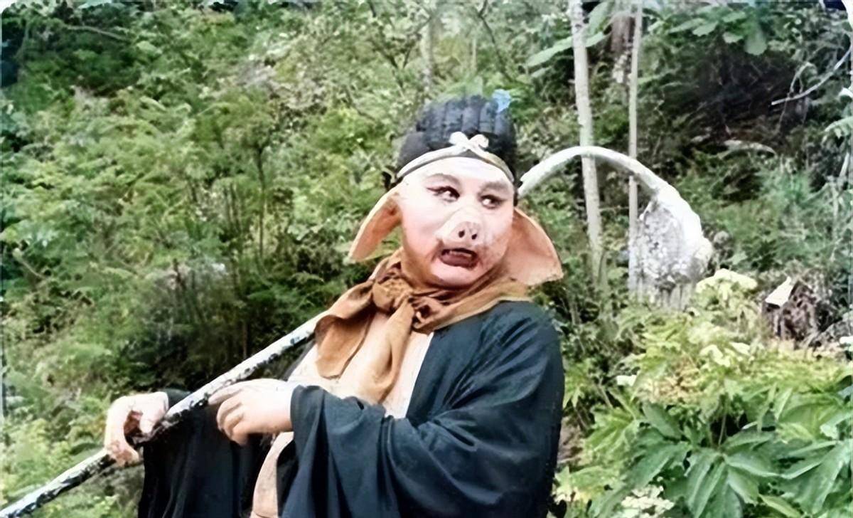 原创猪八戒为何不细嚼就将人参果一口吞掉其实他知道其中的秘密