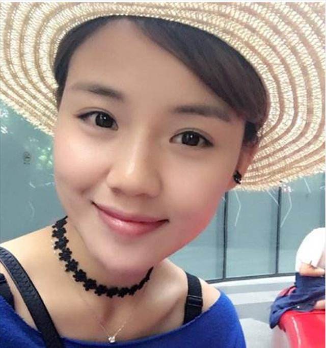 85后模特安天天一秒一张照片,靠老年装日拍2000件衣服,已买6套房_淘宝