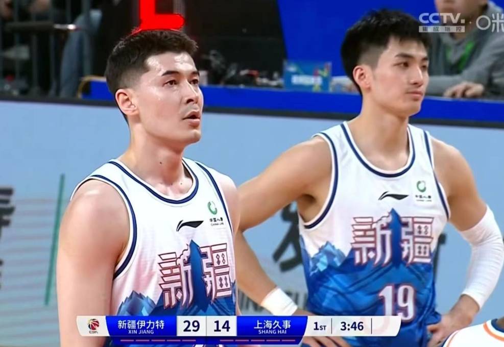cba常规赛第46轮,新疆男篮主场迎战上海男篮,两支球队的实力都非常不