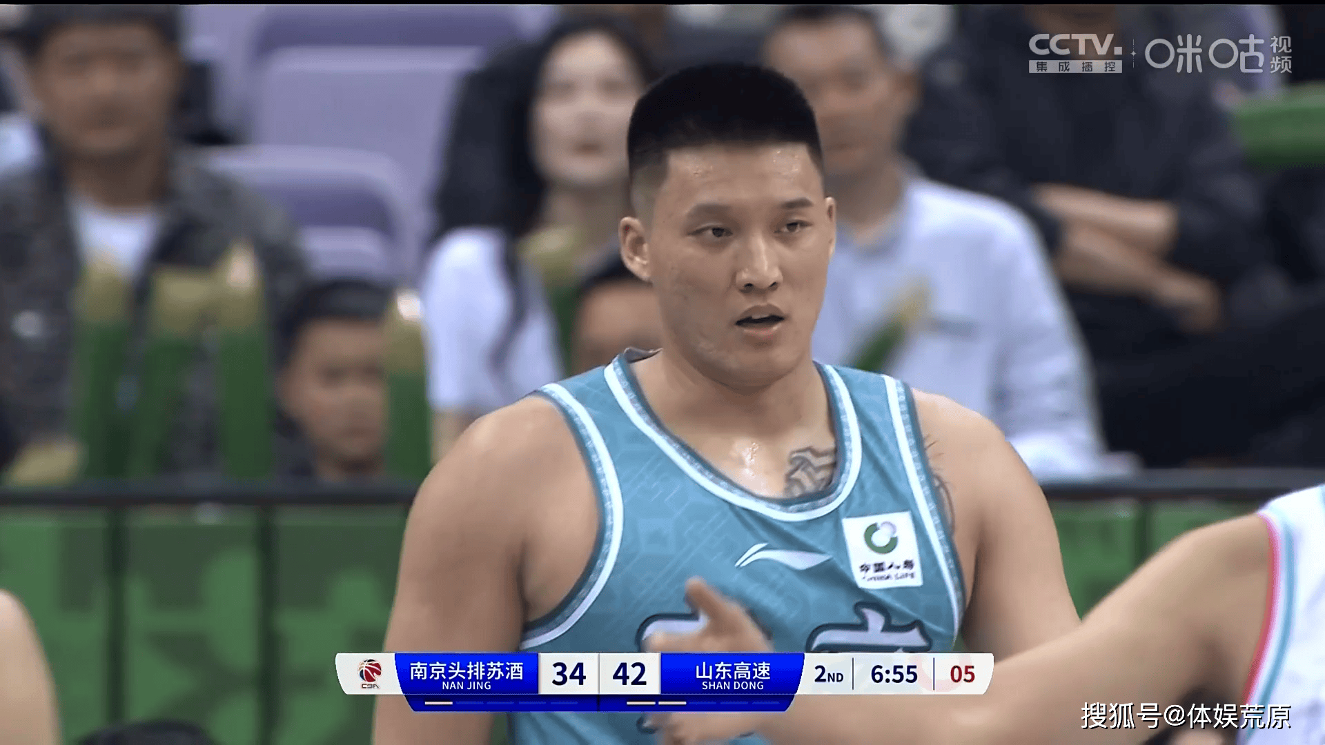 王岚嵚22分逆转,高诗岩空砍26 10 8,曾繁日击退小