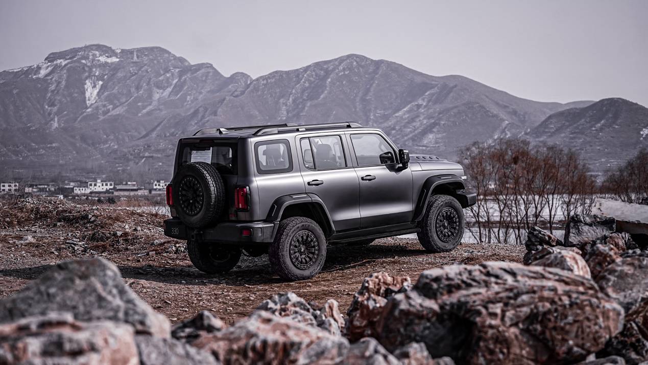 坦克越野 来自搜狐网