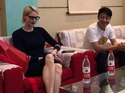 当时,撒贝宁人的身高没有达到标准,他的身体也不符合标准.
