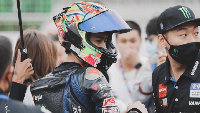 原创王一博赛车被撞后生气摔车多名车手力挺胡通明官方仲裁结果已经