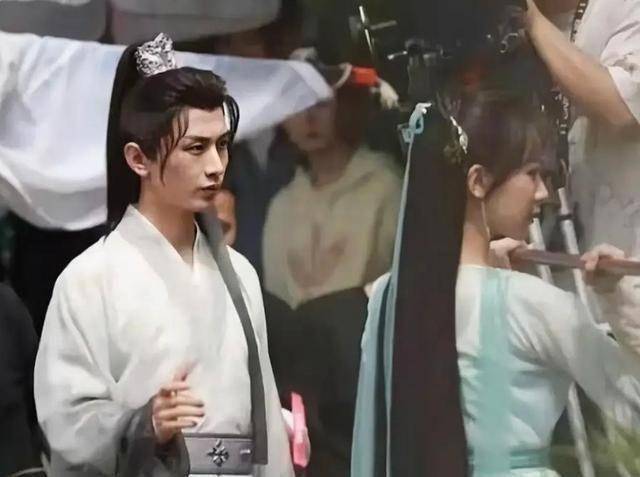 《沉香如屑》计日可待,成毅新造型帅过"司凤",女二也是高人气_孟子义