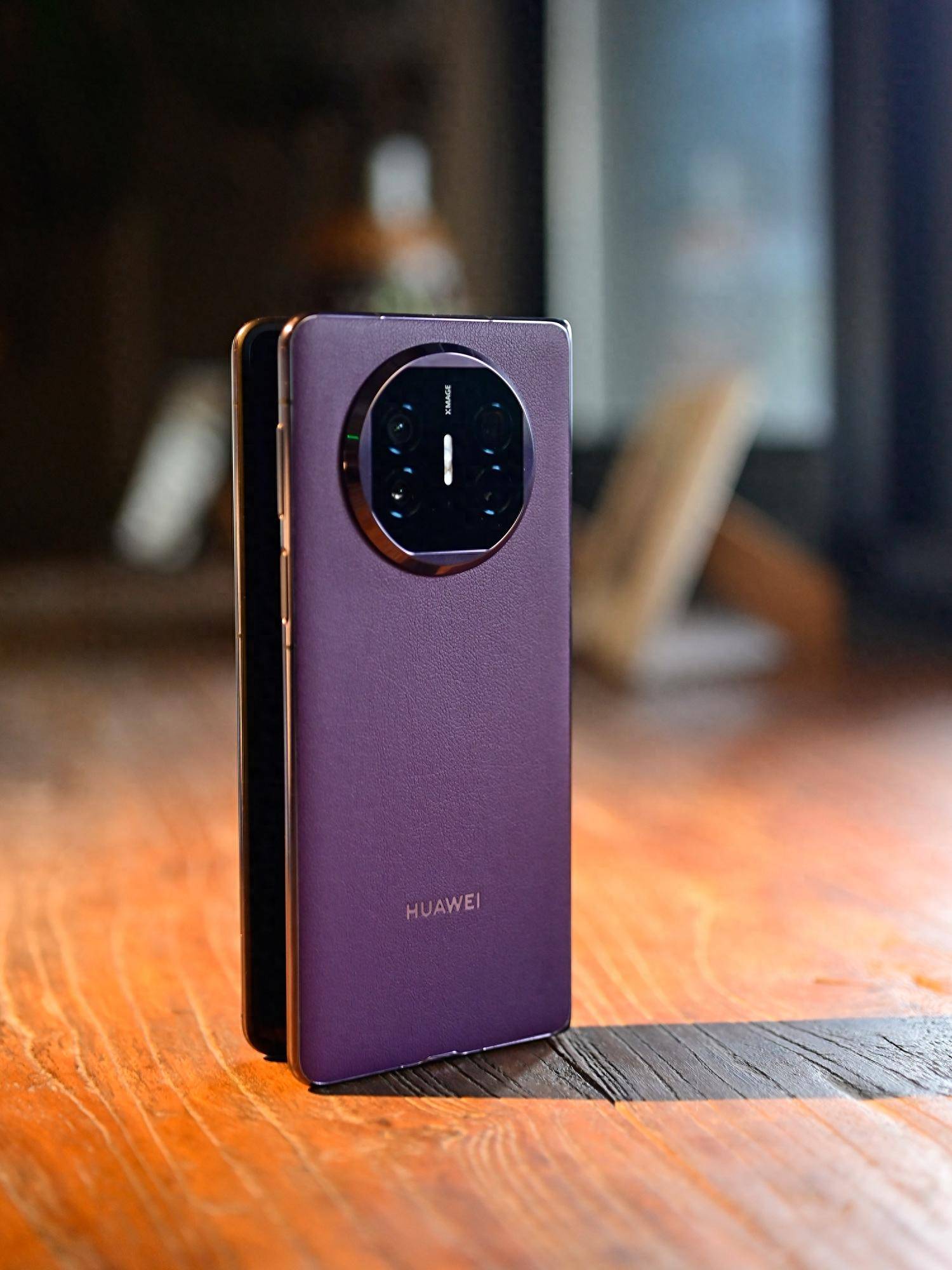 华为mate x5市场份额超50%,国产大折叠手机也不容小觑