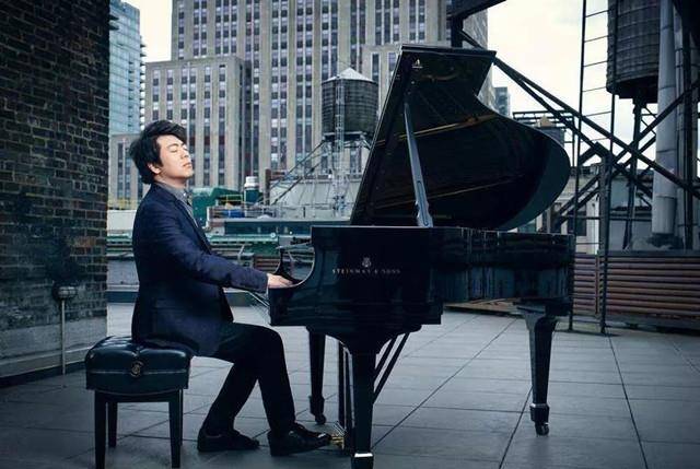 国际钢琴大师朗朗,从苦难与磨砺中成长,为什么这么多人不喜欢他_郎朗