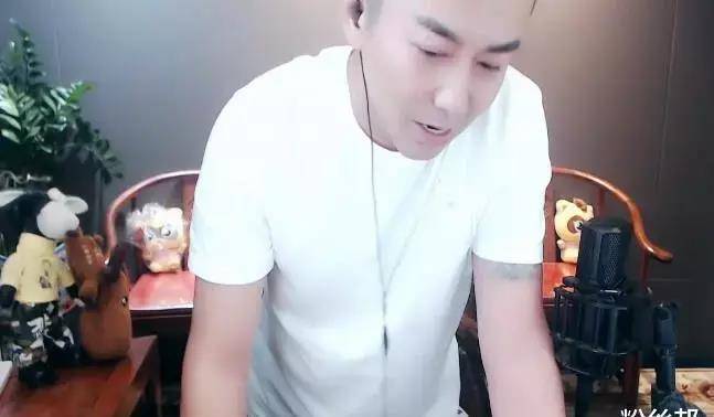 原创黄马团举办告别仪式舞帝于利上线阻止言多必失不想有节奏