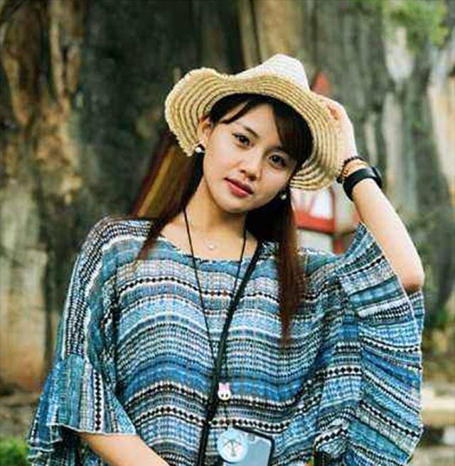 85后模特安天天一秒一张照片,靠老年装日拍2000件衣服,已买6套房_淘宝