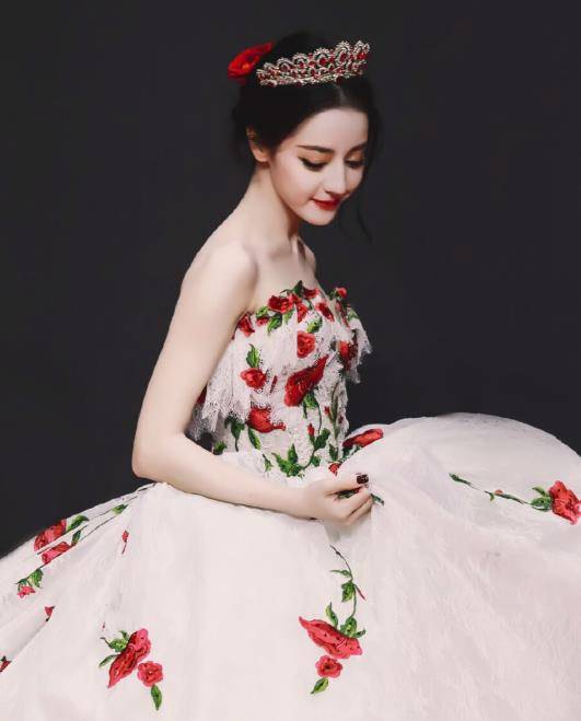 原创新疆三美颜值比拼迪丽热巴vs古力娜扎vs佟丽娅谁更好看