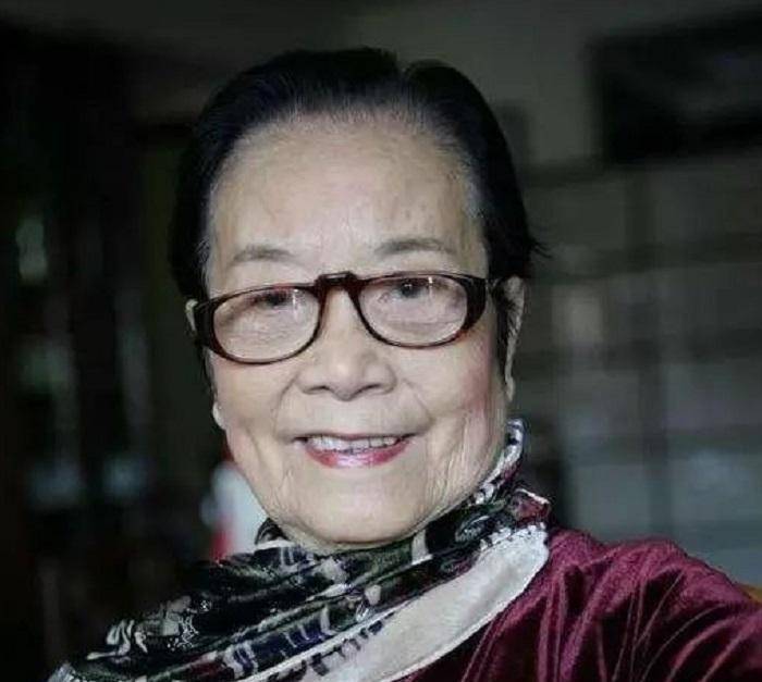 原创奇女子叶曼精通儒道佛准确预言当今中国崛起享年103岁