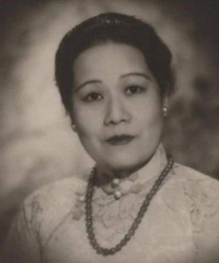 原创宋霭龄一生追逐财富4个子女3个深陷丑闻小儿子留下唯一血脉