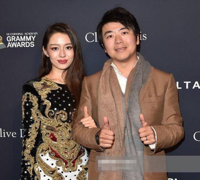 为什么吉娜很少穿短裙当看到她的短裙照后网友上帝是平等的