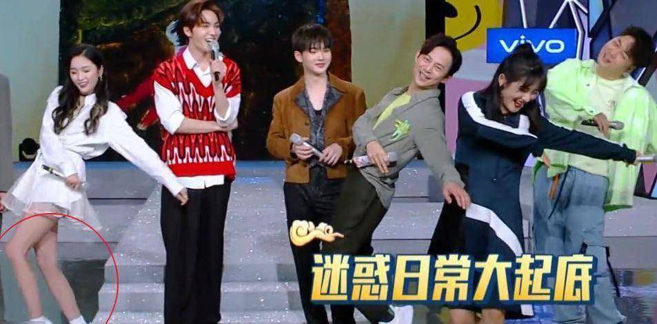 着一股"土味",但很多人在吃惯了"精细"后,就喜欢这种土味的综艺节目