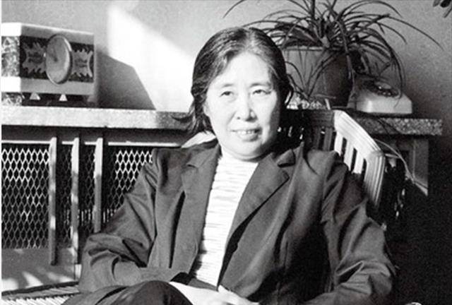 王光美逃离苦难后,非常关心这个孩子的现状,竭尽所能利用多种渠道