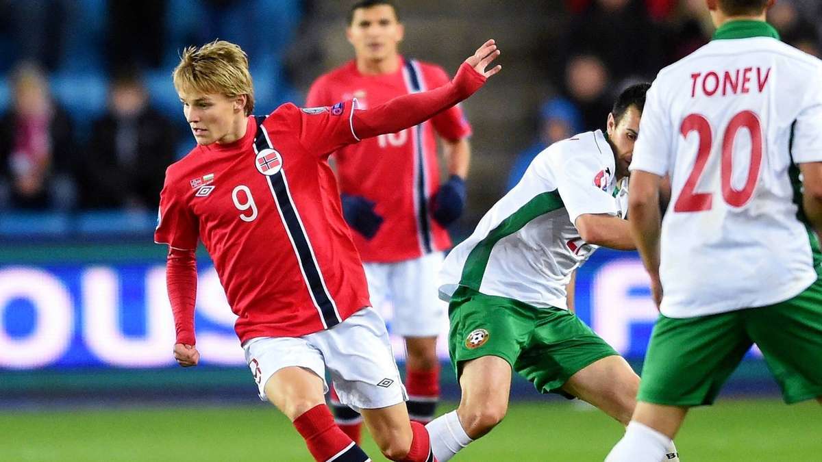 周五001 国际赛 挪威vs捷克:_捷克队_比赛_足球场