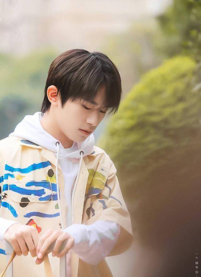 原创原创朋友请听好爆点频出何炅易烊千玺首谈初恋千玺超有梗