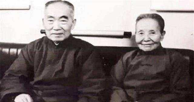 原创她对儿子缺乏教育死后墓碑惹来孙子报复冰心一家贻笑大方