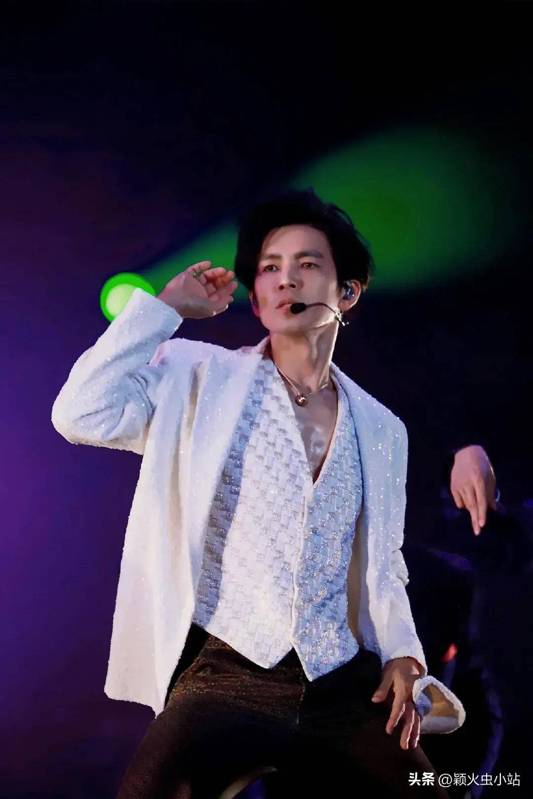 321娱乐速递张艺兴杨紫任嘉伦谭松韵钟汉良李小冉赵露思刘宇宁