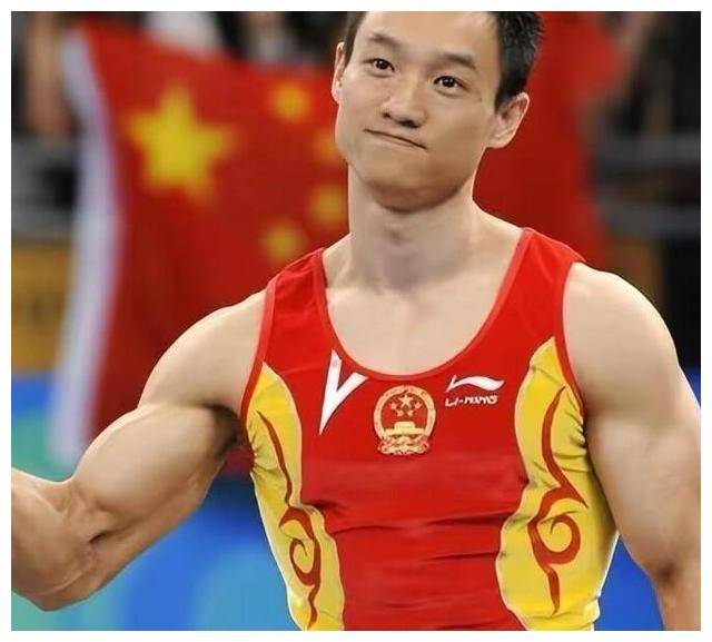 杨威40岁自曝需呼吸机网友展开疑问真实情况揭晓