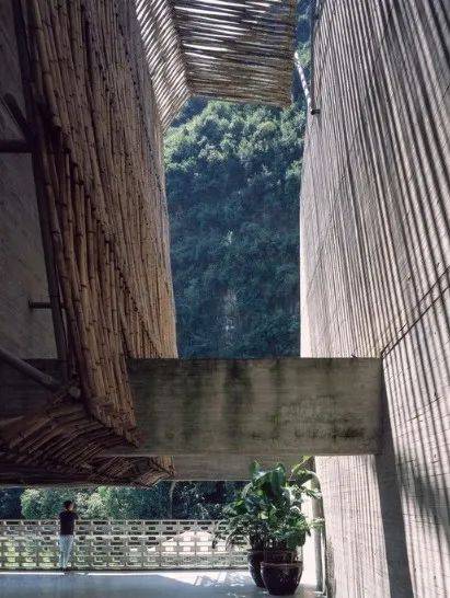 阳朔老糖厂老建筑保留下来糖舍的魂才在thechangeoflifhtandshadow