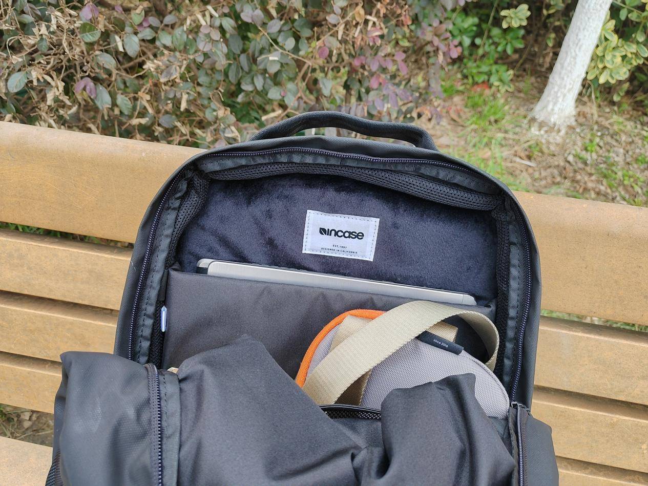 原创城市通勤的完美伴侣incase双肩背包体验