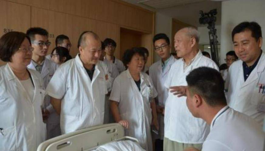 原创97岁药神王振义8年攻克白血病让患者吃上13元救命药