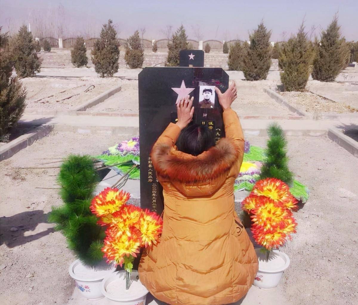 原创因烈士名字有误妻子时隔40年才找到牺牲的丈夫