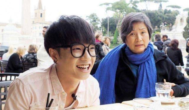 《明日之子》怼李袁杰,出席活动护邓紫棋,"华怼怼"果然真性情_华晨宇