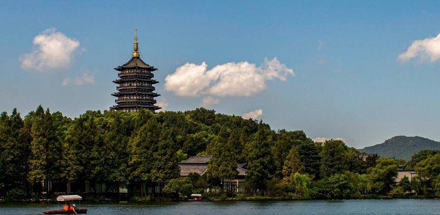 雷峰塔下真有白蛇?工作人员深入地宫探索,揭开雷峰塔的秘密_白娘子_考